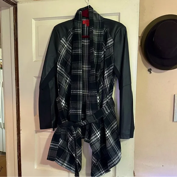 Lisa Rinna Black and Gray Plaid Asymmetrical Blanket Jacket Size M - Picture 1 of 6